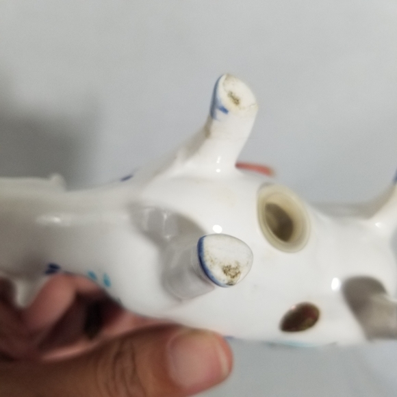 VTG blue and white cow salt and pepper shakers - Picture 8 of 11